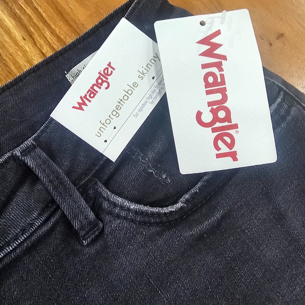 Wrangler Skinny Jeans NWT Sz. 12